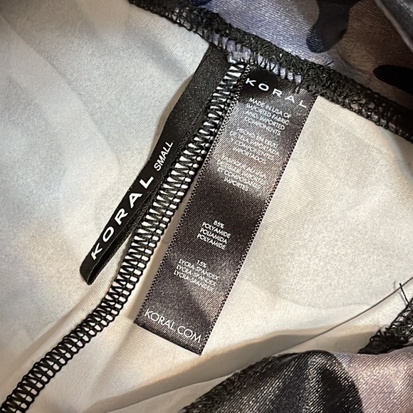 Koral Midnight Camo Lustrous High-Rise Leggings sz Small - Picture 5 of 5